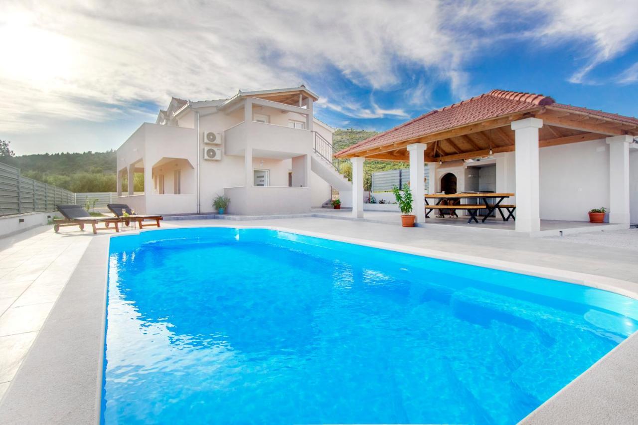 Villa San Dograde Екстериор снимка