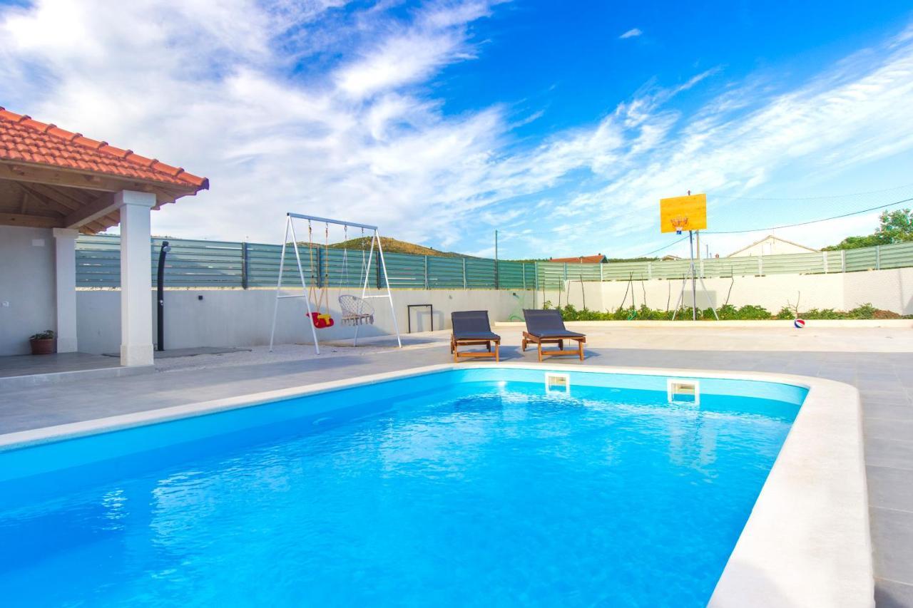 Villa San Dograde Екстериор снимка